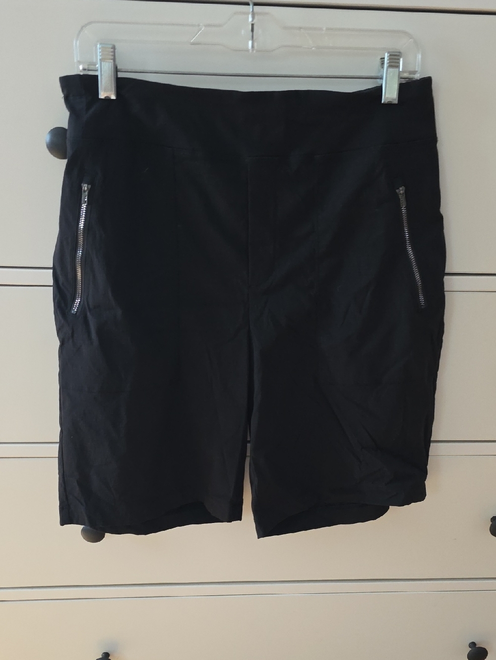 Athleta Women's Black Athletic Shorts with Zip Pockets